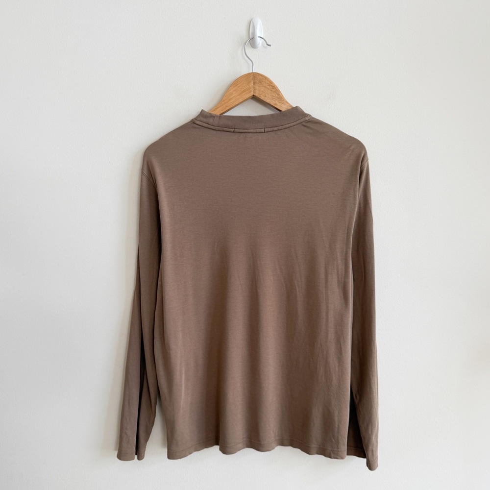 ROBERT BARAKETT • Georgia Long Sleeve T-shirt In Shitake - Picture 8 of 13
